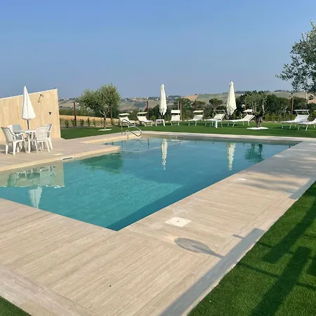 Piscinaconvistasibillini Villagula Appartement Corridonia